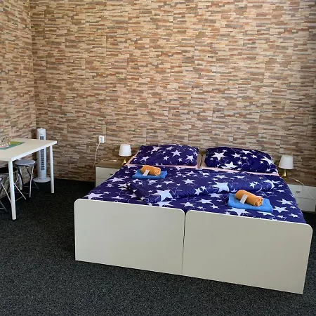 מלון Zlata-era 3*